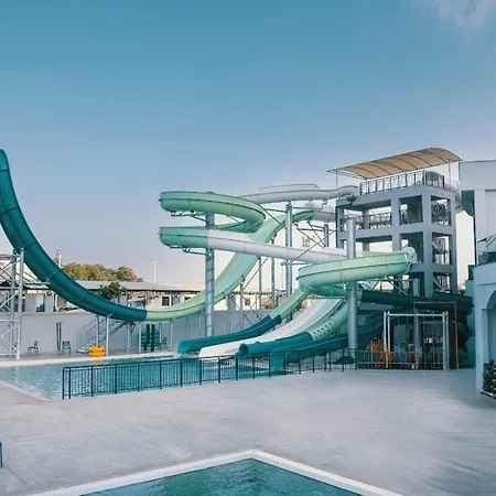 Ξενοδοχείο Moon Palace 5*