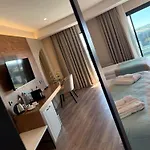 Moon Palace 5* Side