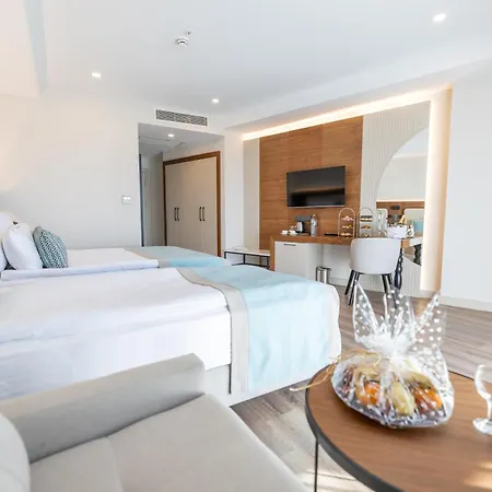 Moon Palace מלון 5*
