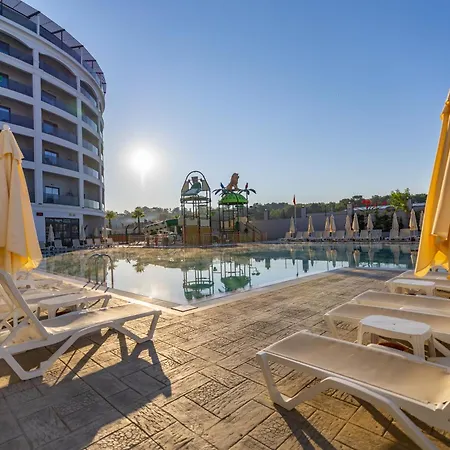 Отель Moon Palace 5*